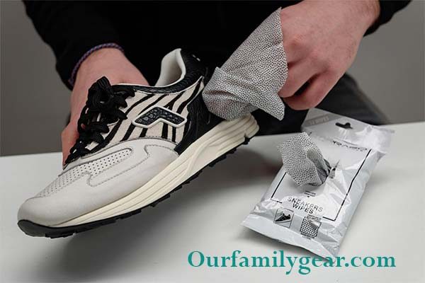 How to Clean Tennis Shoes – Step by Step Instruction