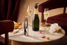 Le Creuset Champagne Crown Sealer